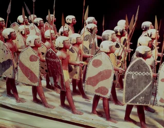 Begravelsesmodel af marcherende bevæbnede soldater fra Prins Mesehtis grav, Assyut, Mellemriget, ca. 2000 f.Kr. (malet træ)